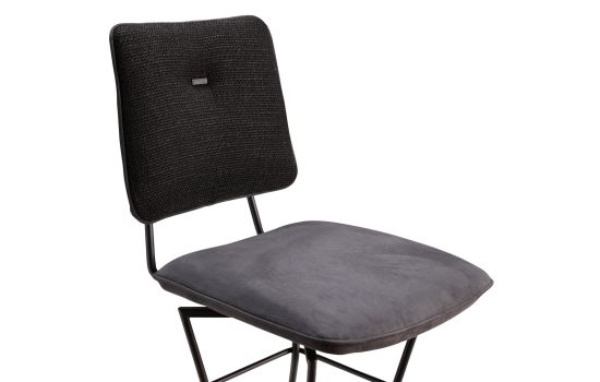 כסא בר בד בגוון שחור דגם  NEW ETIS